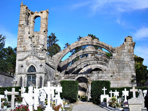 Ruinas de Santa Mariña de Dozo de Cambados - Que ver en cambados - Ilutravel.com