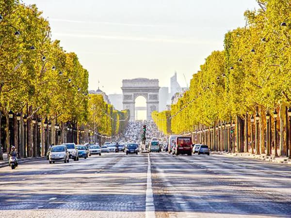Los Campos Elíseos en París - Que ver en Paris de turismo para 4 días - Ilutravel.com