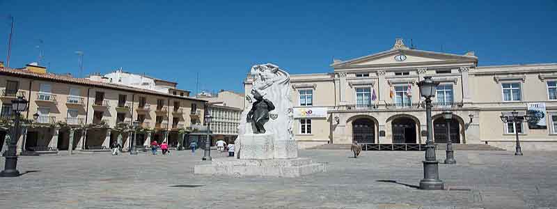 Plaza Mayor de Palencia ¿Quieres conocerla? Ilutravel