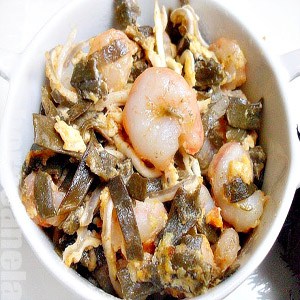 Revuelto de Algas, Gambas y Erizos Revuelto de Algas, Gambas y Erizos