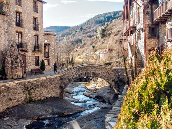 Puentes del Río de Beget - Visitando Girona provincia y capital de turismo - Ilutravel.com