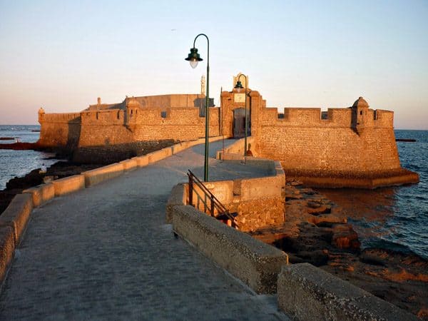 Castillo de San Sebastián de Cádiz - Lugares que ver en un día - Ilutravel.com