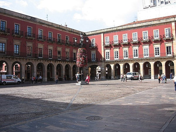 Plaza Mayor de Gijón - Ver Oviedo de turismo - Ilutravel.com