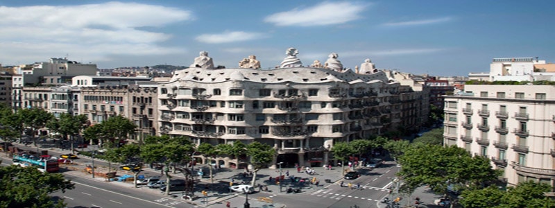 Casa Milá -La Pedrera de Barcelona - Qué ver en Barcelona todo lo que ver 3 días - Ilutravel.com
