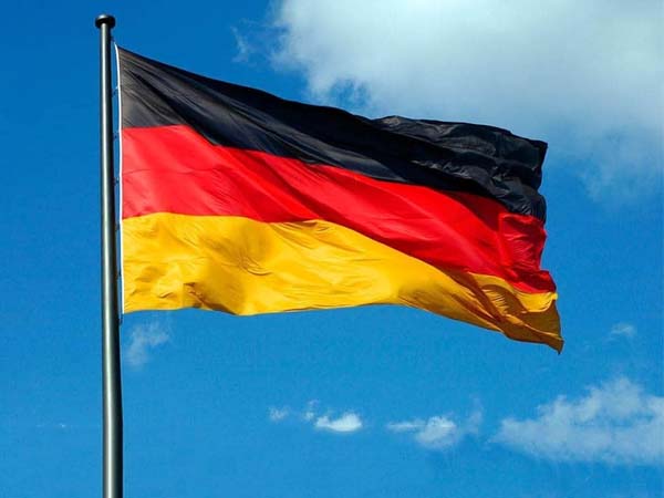Bandera de Alemania ondeando