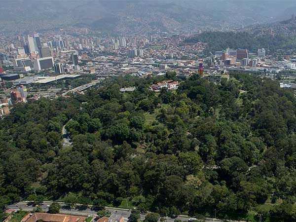 Cerro Nutibara Medellin - Ver Medellín en un día - Ilutravel.com