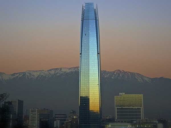 Gran Torre Santiago Chile - Visitar Santiago de Chile haciendo un viaje - Ilutravel.com