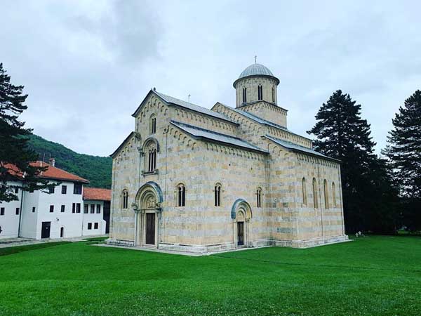 Monasterio Visoki Dečani - Visitar Kósovo - Ilutravel
