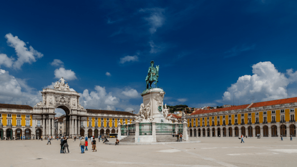 Plaza del Comercio de Lisboa para ver y disfrutar